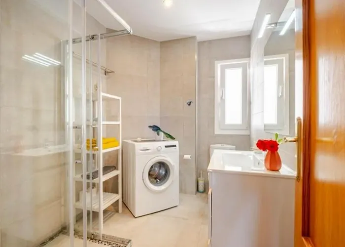 Bonito Piso A 300m De La Playa Nerja