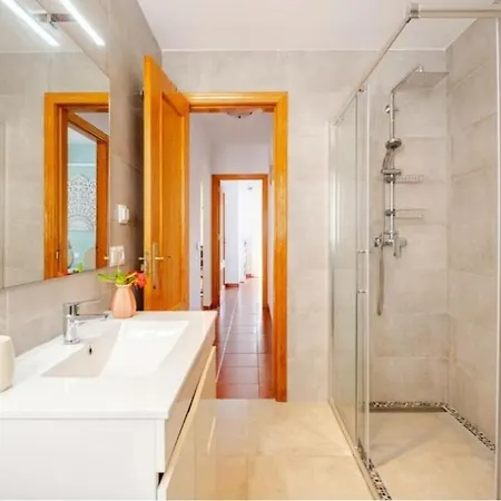 Bonito Piso A 300m De La Playa