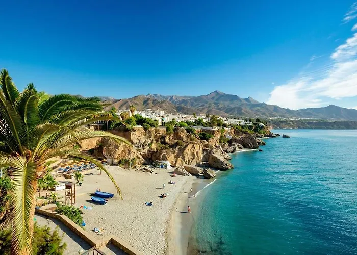 Bonito Piso A 300m De La Playa Nerja