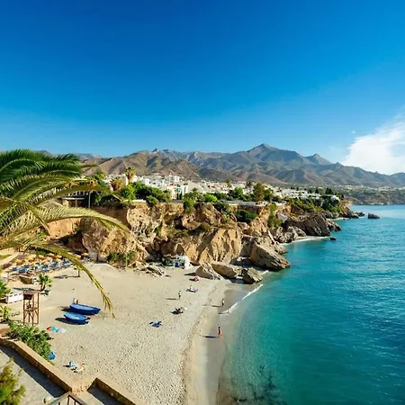 Bonito Piso A 300m De La Playa Nerja